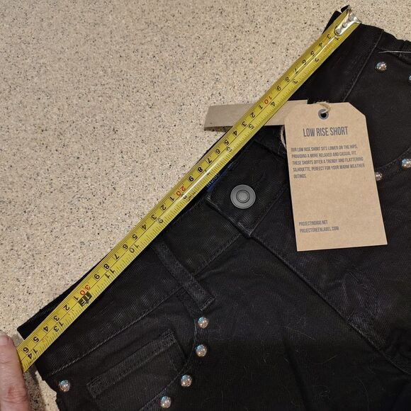 Raw Hem Black Studded Shorts Junior Size 7 - Picture 4 of 5